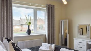 3 bedrooms, free WiFi, bed sheets