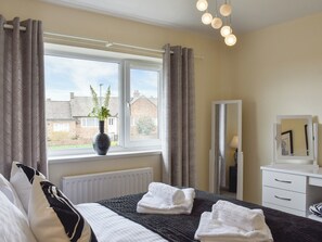 3 bedrooms, free WiFi, bed sheets - 3 bedroom accommodation in Easington, near Staithes (Easington, near Staithes)