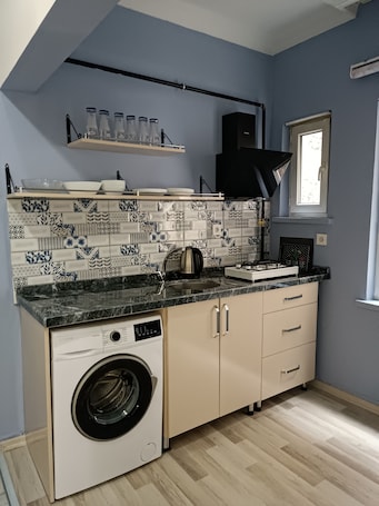 Fridge, microwave