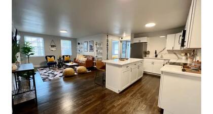 Luxurious Saint Louis Themed Condo