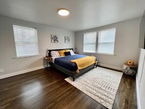 2 chambres, fer et planche à repasser, Wi-Fi gratuit, draps fournis