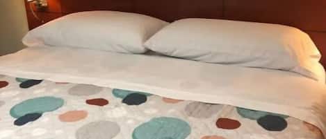 5 bedrooms, travel cot, free WiFi, bed sheets