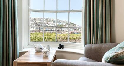 Coral, Brixham