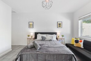 Basic Apartment | 1 bedroom, iron/ironing board, free WiFi, bed sheets - Great Studio 15 min from the beach (Miami)