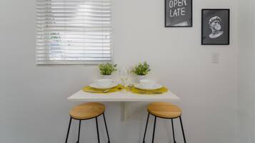 Basic Apartment | Dining room