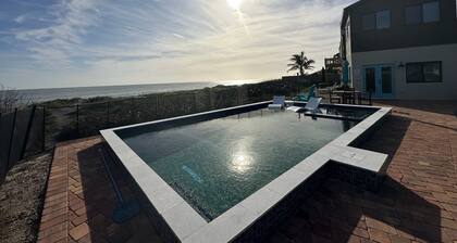 Beachfront Getaway Licensed Beachfront Townhome- PRIVATE POOL