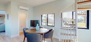 Dining - Beachfront Getaway Licensed Beachfront Townhome- PRIVATE POOL (Indialantic)