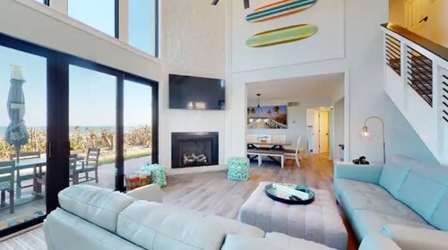 Beachfront Getaway Licensed Beachfront Townhome- PRIVATE POOL