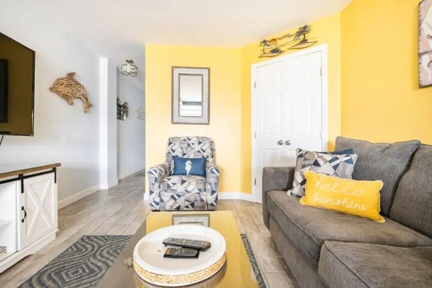 Daytona Beach Oceanfront Complex With 1 Bedroom / 2 Full Baths - Daytona Beach, FL