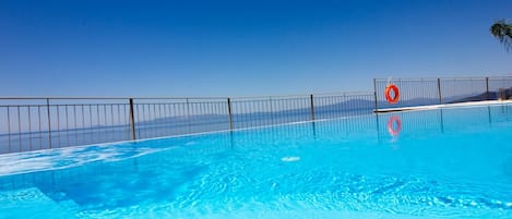 Villa | Indoor/outdoor pool | Seasonal outdoor pool