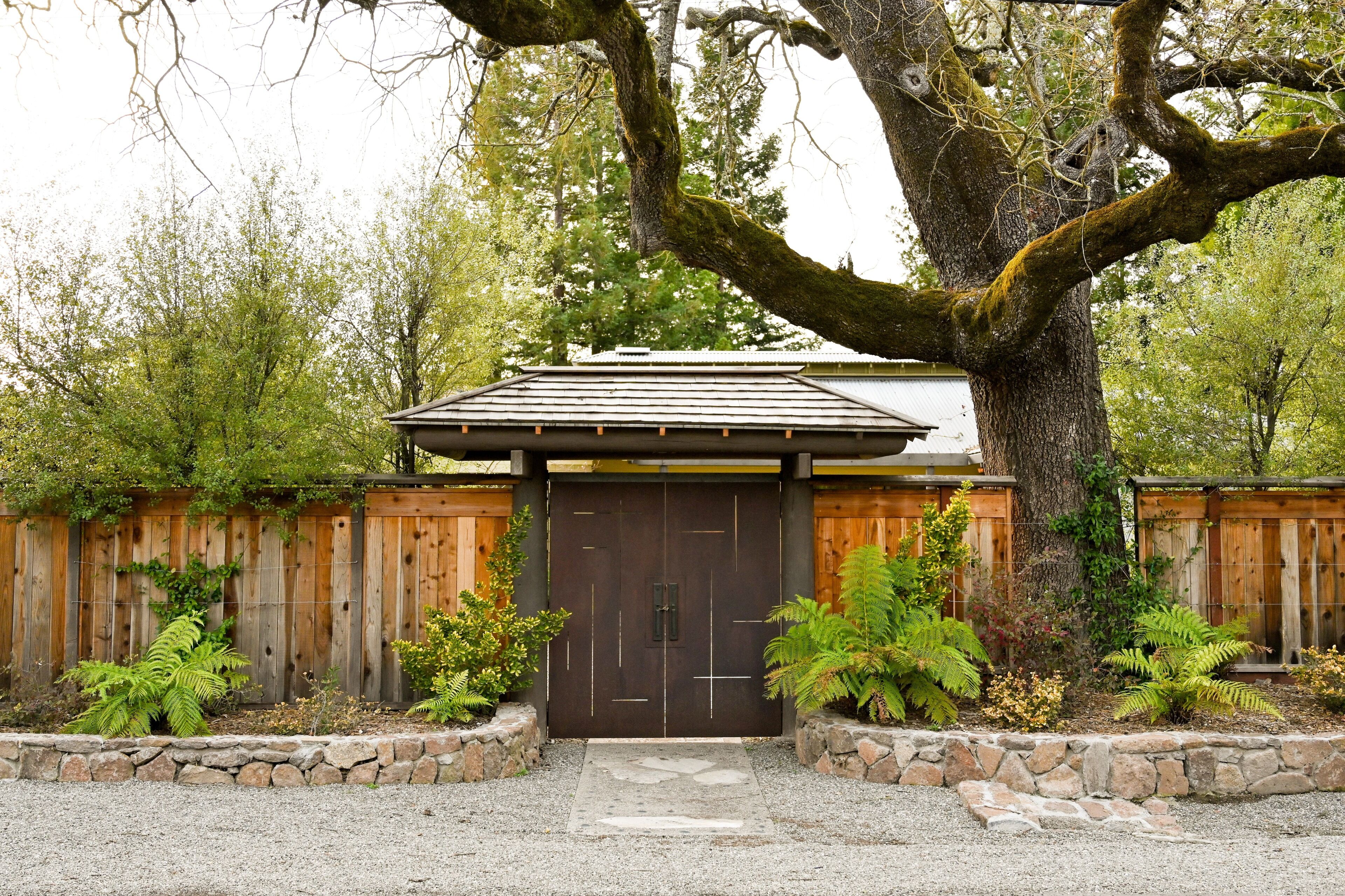 Find peace at Sonoma's 7th Heaven - minutes to the Sonoma Plaza.