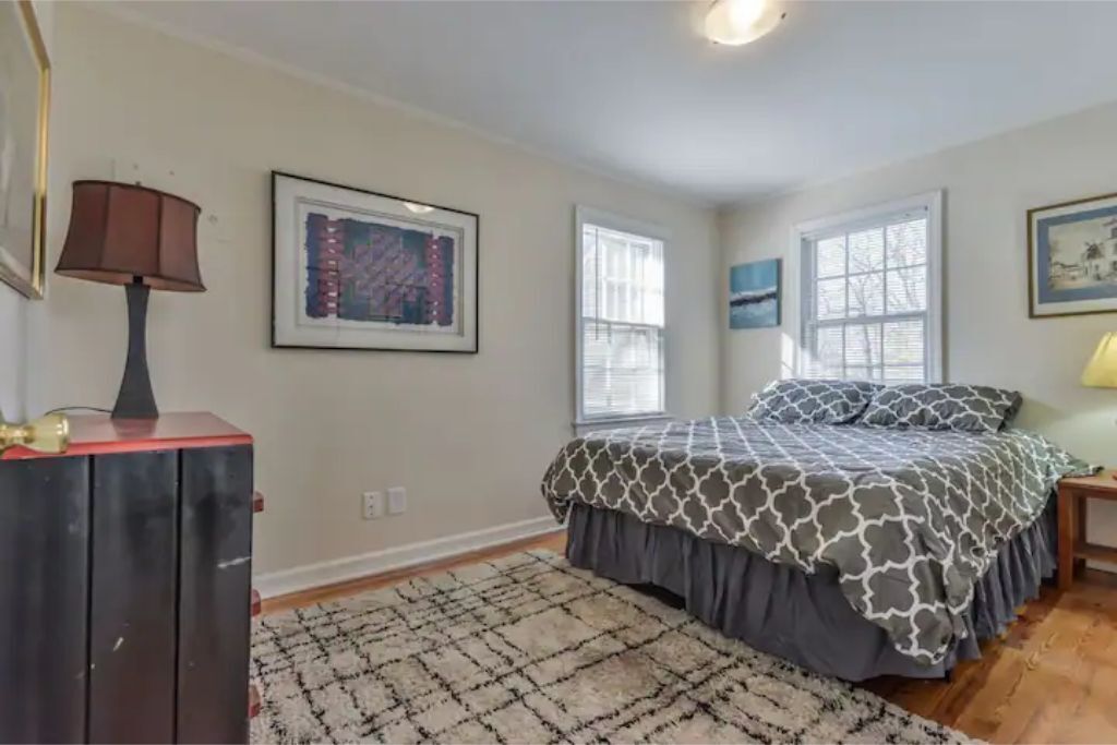 Downtown Carrboro Walking Distance 2-Bedroom House