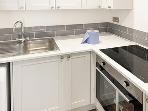 Batterie de cuisine, vaisselle et ustensiles