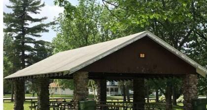 Tranquil Nest - peaceful Buffalo Niagara stay
