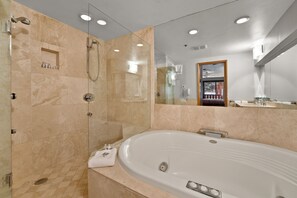 Hair dryer, towels - Vail Butler | 1BR Slopeside Lodge - Ski In/Ski Out, Walk to Everything (Vail)