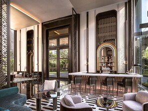 Serves dinner and happy hour - InterContinental Bangkok Sukhumvit by IHG (Bangkok)