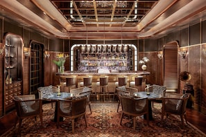 2 restaurants, breakfast, lunch, dinner served; international cuisine