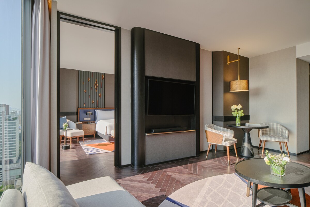 Suite, 1 soverom, Club Lounge-tilgang (Dining) | Sengetøy av topp kvalitet, senger med overmadrass og safe på rommet
