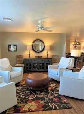 Smart TV, fireplace, video games, DVD player - Home with Pool out door living space (Phoenix)