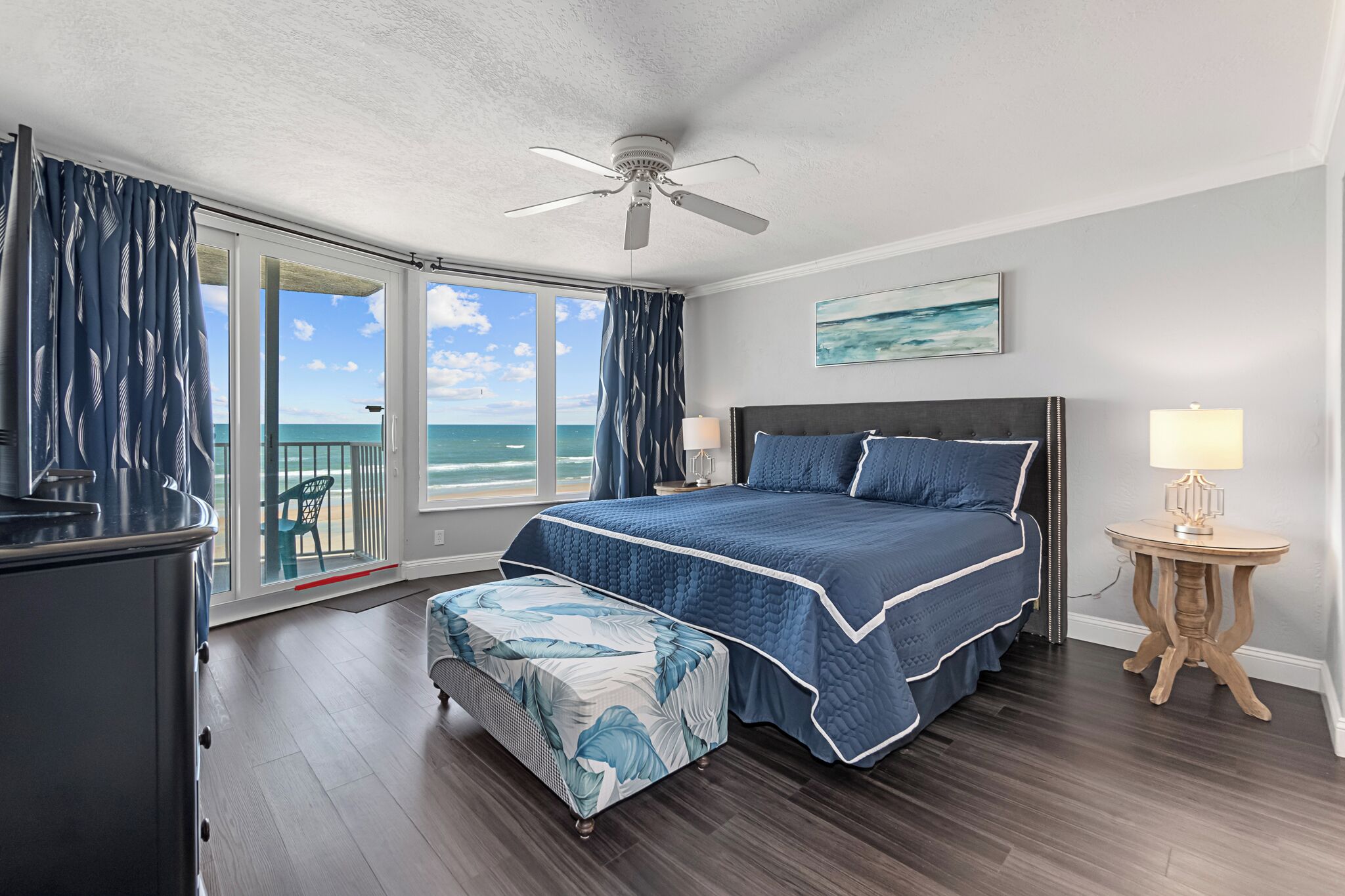 2 quartos, ferros/tábuas de passar roupa, Wi-Fi de cortesia