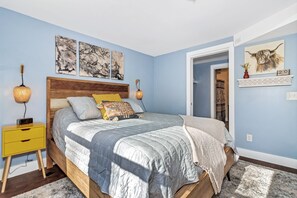 3 bedrooms, desk, iron/ironing board, WiFi