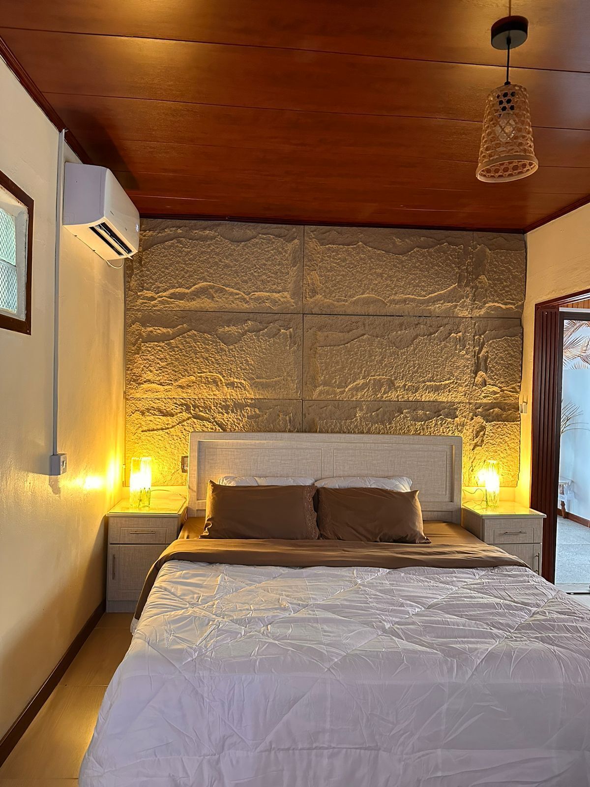 1 habitación, tabla de planchar con plancha, wifi gratis y ropa de cama 