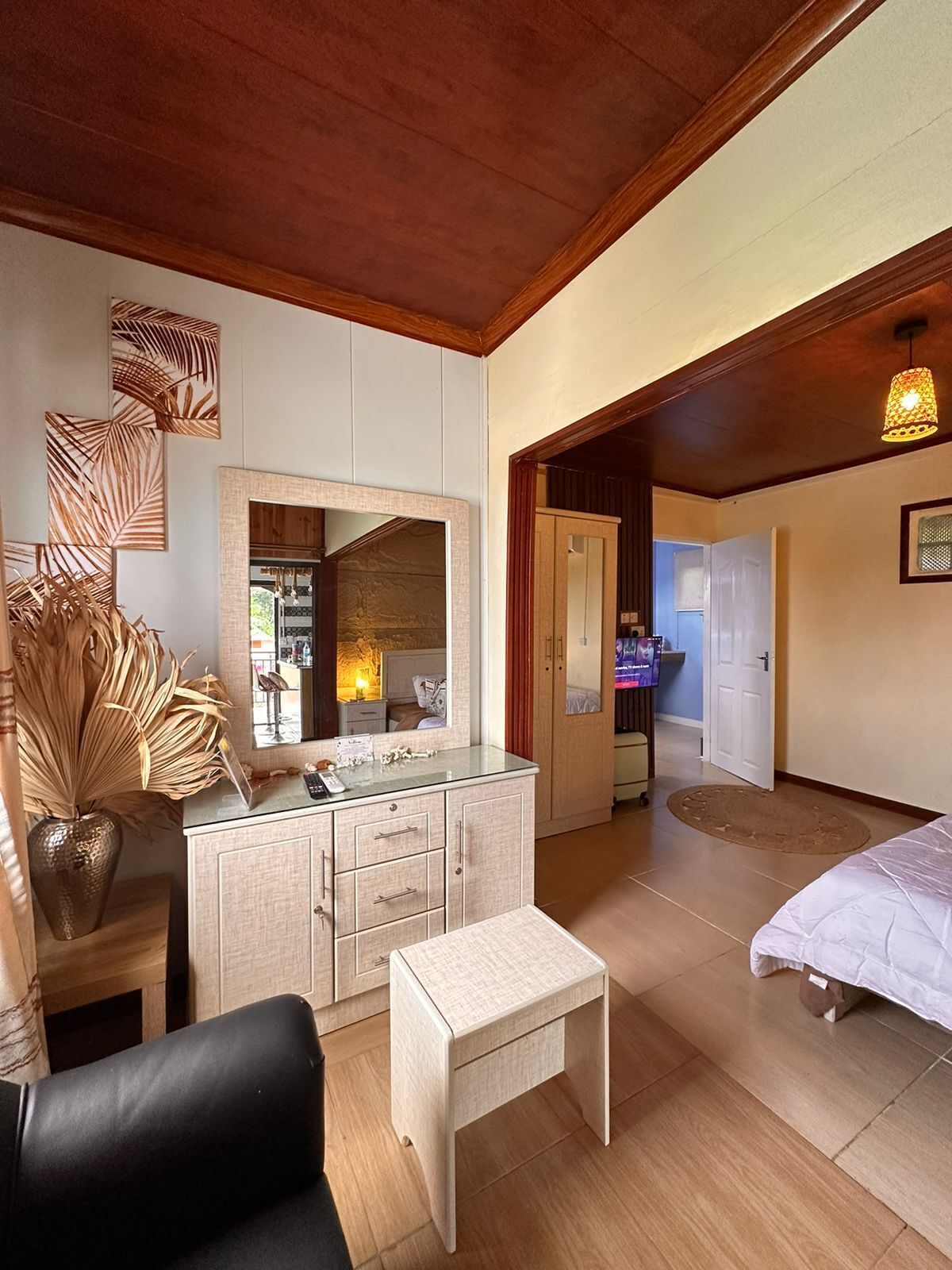 1 habitación, tabla de planchar con plancha, wifi gratis y ropa de cama 