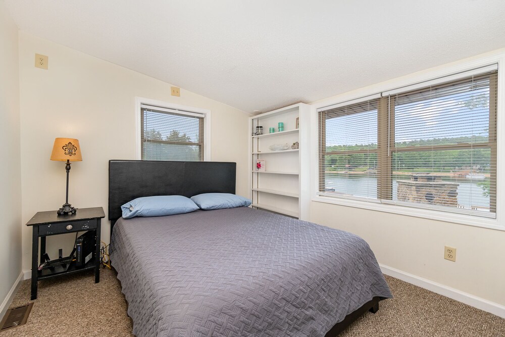 Secluded Waterfront Bungalow with kayaks, games, and more. Richfield Vrbo