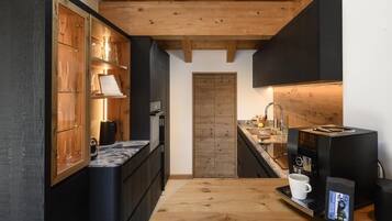 Kühlschrank, Ofen, Herdplatte, Geschirrspüler