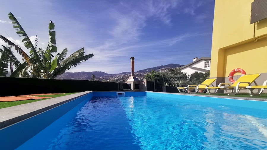 Apartments with Pool in Funchal