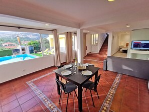 Desk, blackout curtains, iron/ironing board, free WiFi - Apartments with Pool in Funchal  (Funchal)