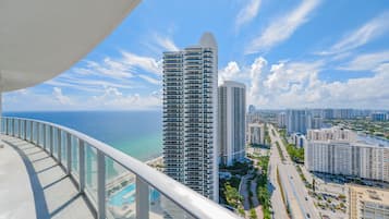 Luxury Apartment | Balcony