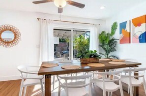 Dining - Luxury Tropical Modern Pool Estate/NO PARTIES (San Bernardino)