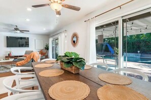Dining - Luxury Tropical Modern Pool Estate/NO PARTIES (San Bernardino)
