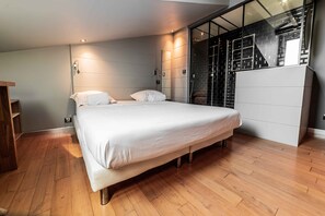 1 chambre, bureau, fer et planche à repasser, Wi-Fi gratuit