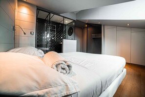 1 chambre, bureau, fer et planche à repasser, Wi-Fi gratuit