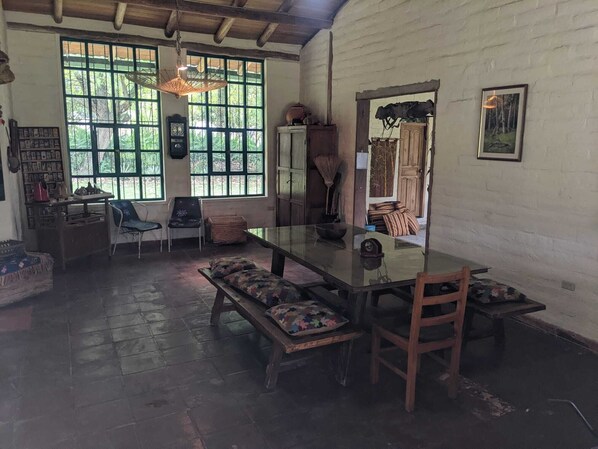 Interior - Quiet place in the country (Ibarra)