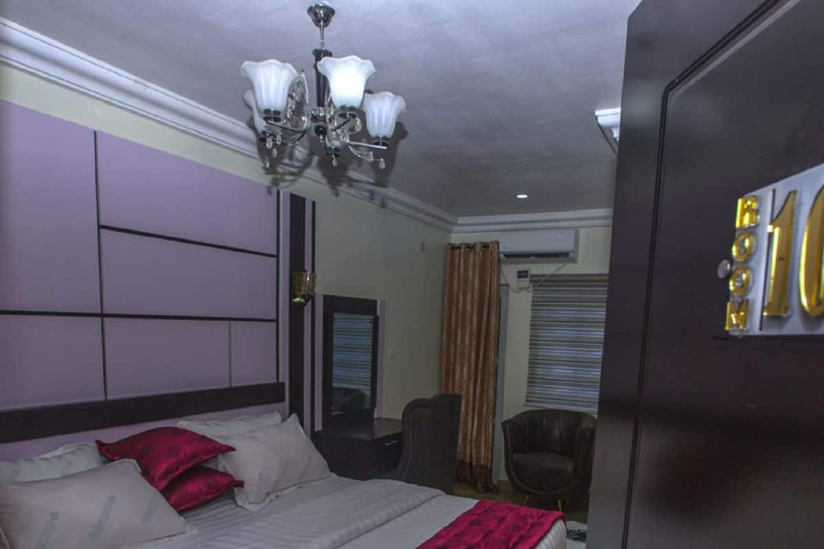 1 bedroom, desk, laptop workspace, free WiFi