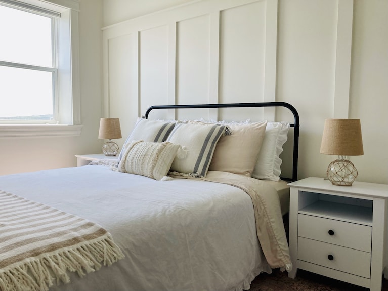 Charming Coastal Farmhouse Close To World Class Golfing, Beaches & Trails - Cape Breton Island
