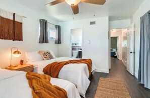 3 quartos, escrivaninha, Wi-Fi, roupa de cama