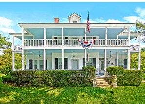 Front of property - The Sautee Inn Bed & Breakfast (Sautee Nacoochee)