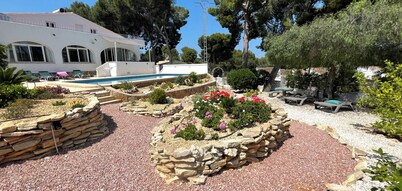 Lovely  Spanish villa  near to  town and beach set in flowered gardens 