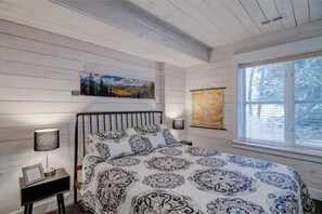 2 sovrum, skrivbord, gratis wi-fi och sängkläder