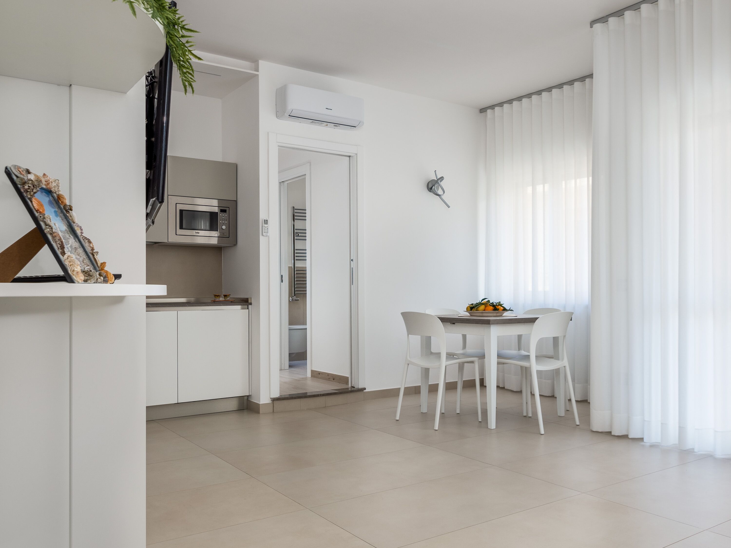 Appartamento Comfort | Area soggiorno | TV LED 43 pollici con canali via cavo, TV