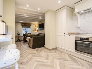 Ferienhaus | Eigene Küche | Kühlschrank, Geschirrspüler, Wasserkocher, Toaster