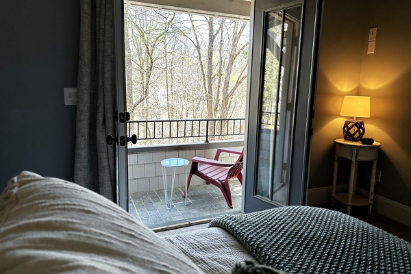 5 slaapkamers, een bureau, een strijkplank/strijkijzer, gratis wifi