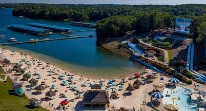 Spacious Forest Retreat- Lake Access, Close to Beach, Water Park, Venues, Golf