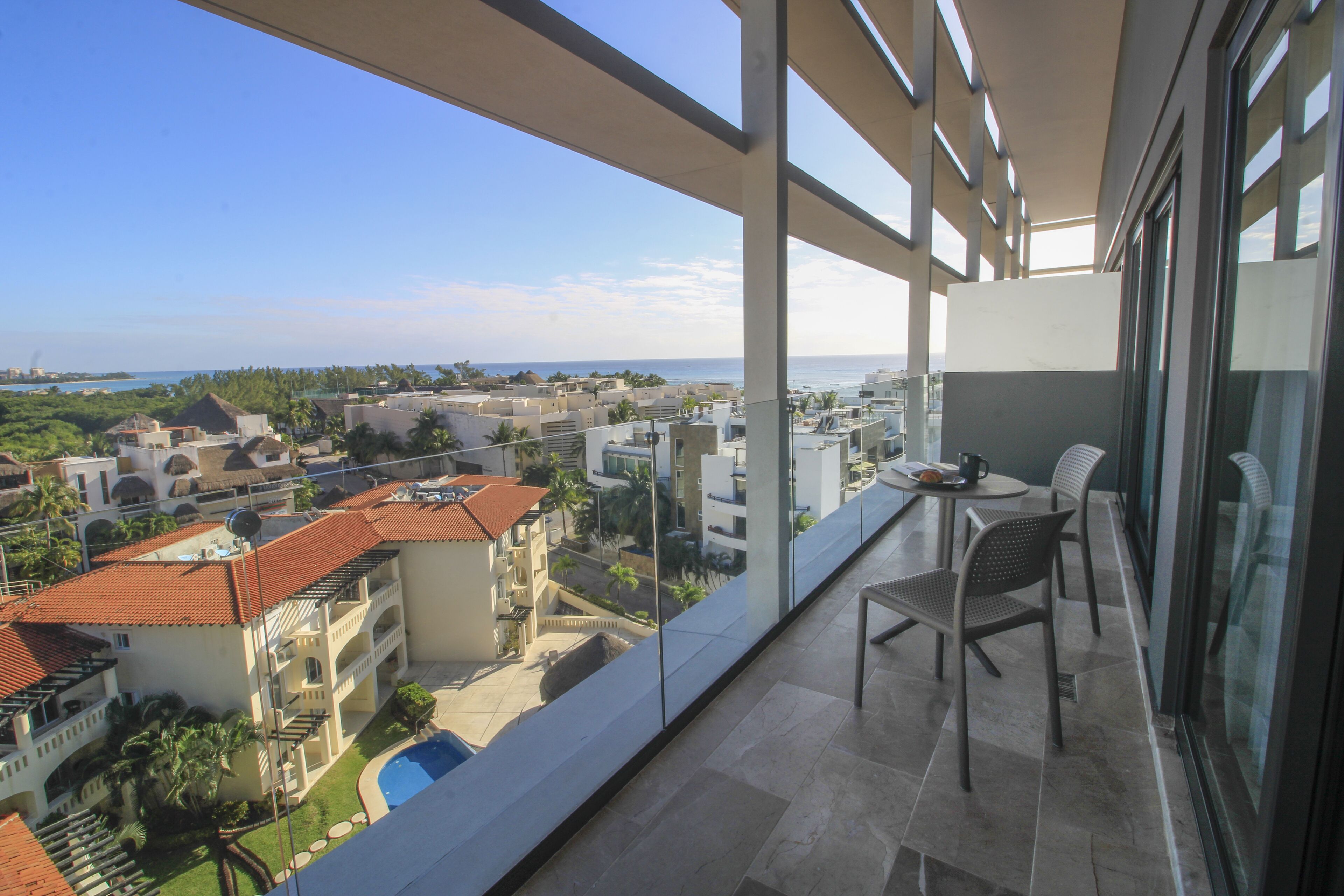 Suite Luxe, vue partielle sur l'océan | Balcon