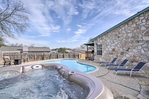 Terrace/patio - San Antonio Retreat w/ Fenced Pool, Near SeaWorld (San Antonio)