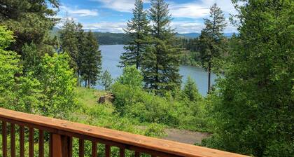 Cave Bay Vacation Rental w/ Game Room!
